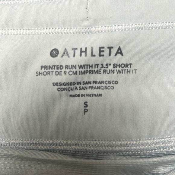 Athleta printed run with it 3.5” shorts - Picture 5 of 6